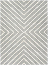 Load image into Gallery viewer, Safavieh Rugs Grey / Ivory / 2&#39;-6&quot; X 8&#39; Safavieh Kids Collection Pink or Grey Rug