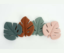 Load image into Gallery viewer, embé® 4-Pack Silicone Leaf Teethers by embé®