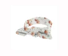 Load image into Gallery viewer, embé® Blush Blossoms / Newborn (6-14lbs) Bow Headband by embé®