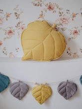 Load image into Gallery viewer, moimili.us Cushion Linen “Honey” Leaf Pillow