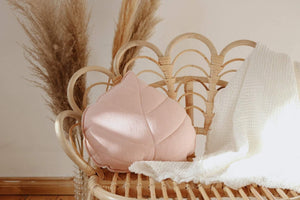 moimili.us Cushion Linen “Light Pink” Leaf Pillow