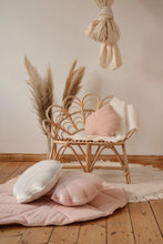 Load image into Gallery viewer, moimili.us Cushion Linen “Light Pink” Leaf Pillow