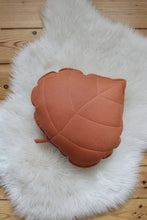 Load image into Gallery viewer, moimili.us Cushion Linen “Papaya” Leaf Pillow