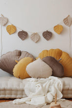 Load image into Gallery viewer, moimili.us Cushion Velvet “Cream” Leaf Pillow