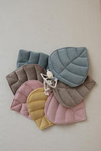 Load image into Gallery viewer, moimili.us Garland Velvet “Pastel Stories” Garland with Leaves