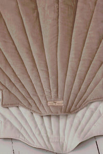 moimili.us Mat Linen “Powder Pink” Shell Mat