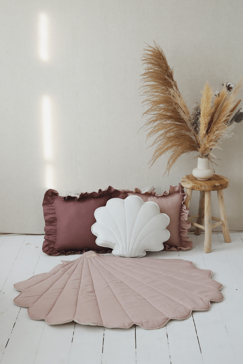moimili.us Mat Linen “Powder Pink” Shell Mat