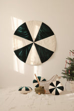 Load image into Gallery viewer, moimili.us Mat Moi Mili Christmas “Green Candy” Round Patchwork Mat