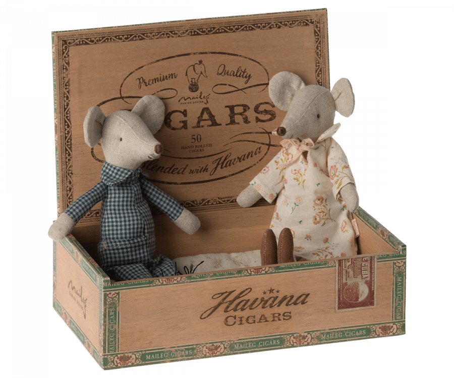 Maileg USA Mice Grandma & Grandpa Mice in Cigarbox