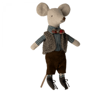 Load image into Gallery viewer, Maileg USA mouse clothing Vest, Pants and Bow Tie for Grandpa Mouse