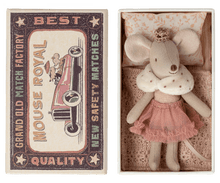 Load image into Gallery viewer, Maileg USA Mouse Princess Little Sister, Mouse in Box - Rose