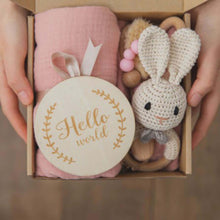 Load image into Gallery viewer, embé® Newborn Gift Box by embé®