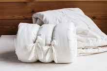 Load image into Gallery viewer, Holy Lamb Organics Bedding Crib / Cool Comfort Holy Lamb Organics Wool Comforter