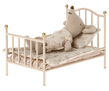 Load image into Gallery viewer, Maileg USA Furniture Vintage Bed, Mouse - Rose