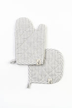Load image into Gallery viewer, Milton &amp; Goose Play Kitchen Accessories Gray Milton &amp; Goose Play Oven Mitt Set