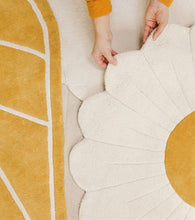 Load image into Gallery viewer, Lilipinso Rugs Lilipinso Cotton Rug - Chamomile flower