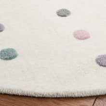 Load image into Gallery viewer, Safavieh Rugs Safavieh Kids Collection Polka Dot Rug